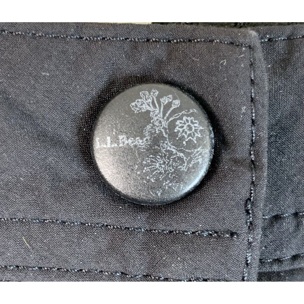 L.L. Bean Shorts Womens Size 10 Black Comfort Trail Water-Repellent Nylon UPF 50 - Picture 2 of 7